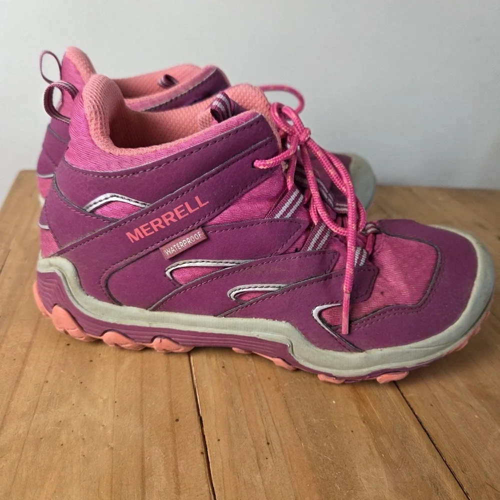 Merrell Pink Chameleon Mid Waterproof hiking boot waterproof Kids Sz 3